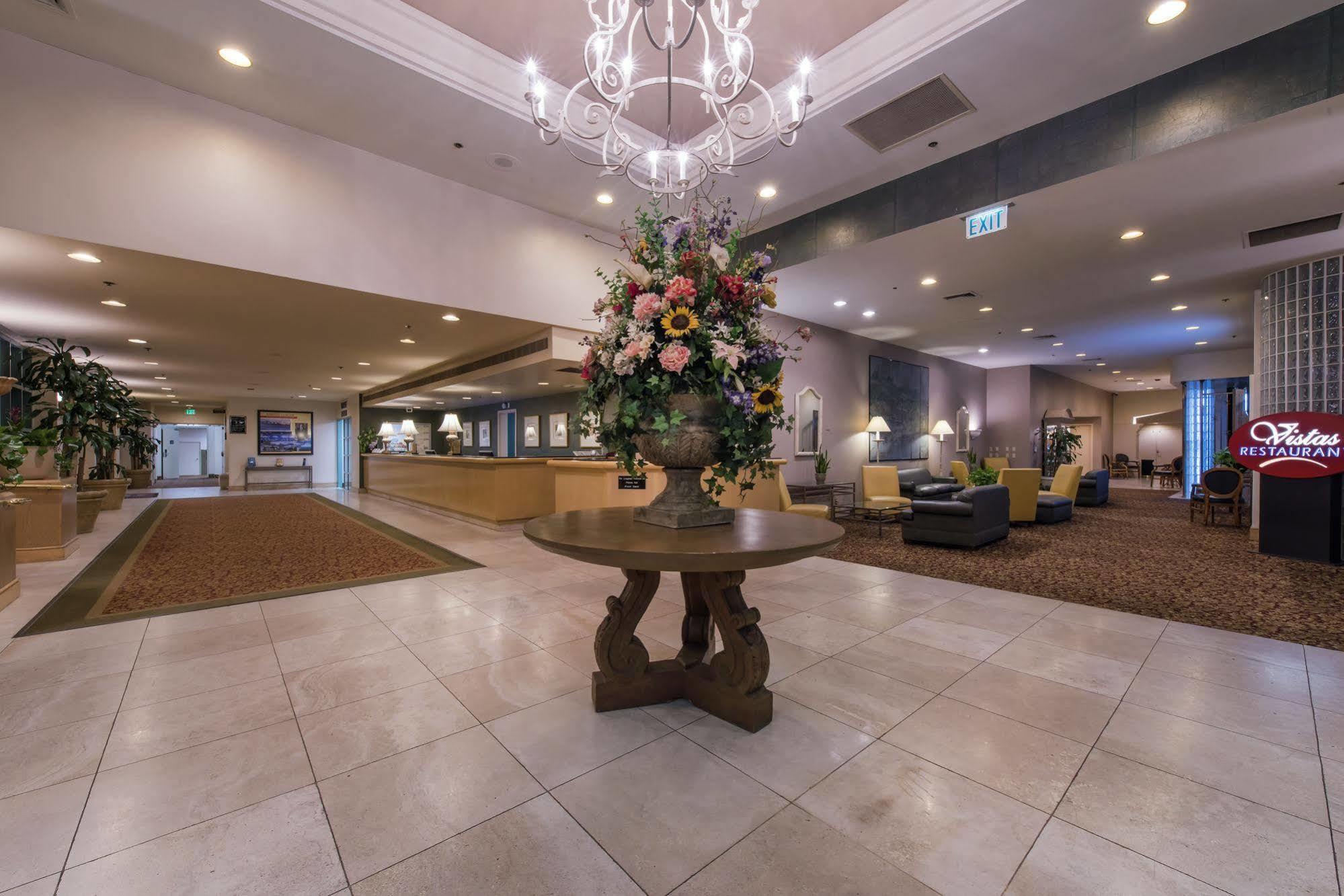 Grand Vista Hotel Simi Valley Extérieur photo