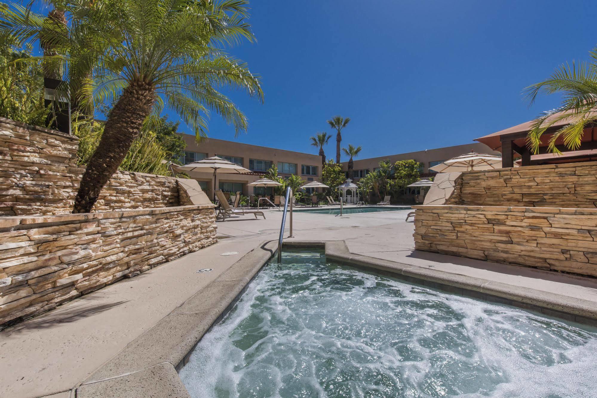 Grand Vista Hotel Simi Valley Extérieur photo