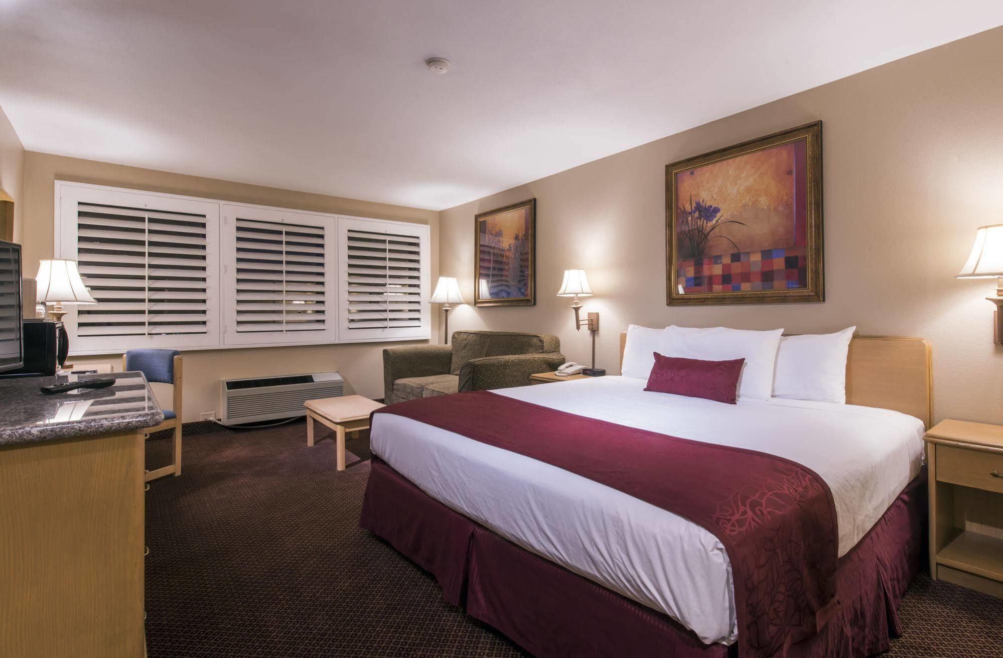 Grand Vista Hotel Simi Valley Extérieur photo